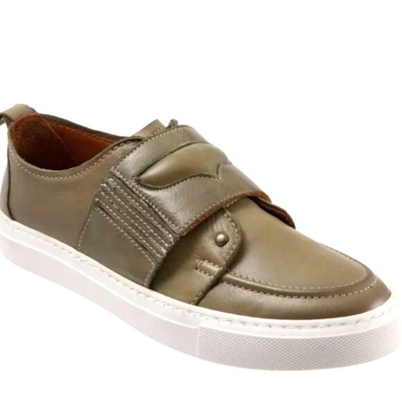 Relax Slip-On Sneaker (Women)Bueno,Leather, size 7,5 - Picture 1 of 9